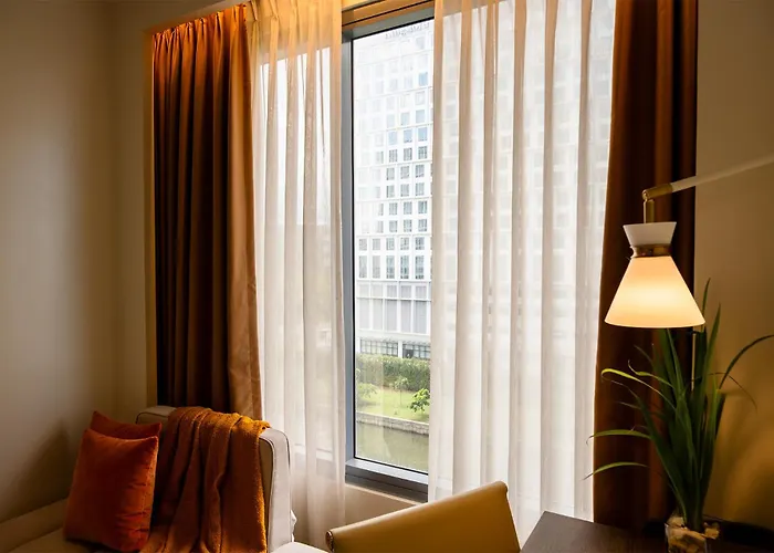 Mcollection - Modern Near Bay's Attractions Apartment *